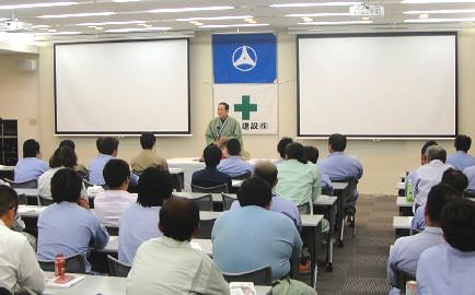 安全大会で三遊亭楽春がコミュニケーション講演をしました。