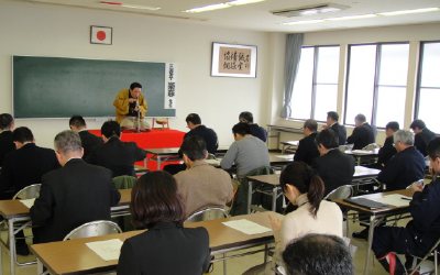 三遊亭楽春の講演会風景