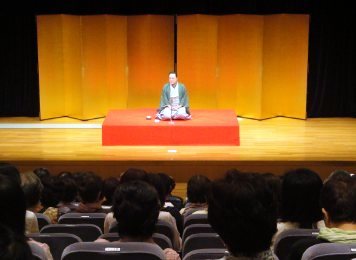三遊亭楽春の落語会の風景