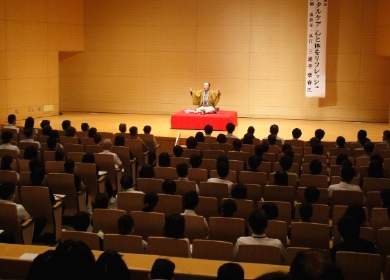 三遊亭楽春の人気健康講演会「笑いの効果でメンタルケア!心と体をリフレッシュ」