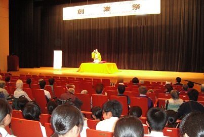 三遊亭楽春講演風景・笑いは健康の良薬