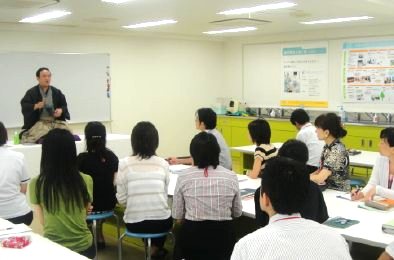 三遊亭楽春の顧客満足向上講演会