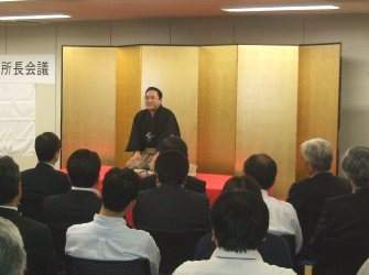 人気講演会講師・三遊亭楽春の管理職、幹部クラス研修講演会の風景