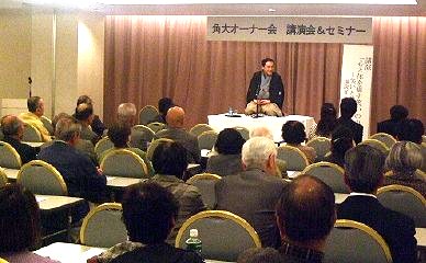 三遊亭楽春の笑いと健康の講演会の風景