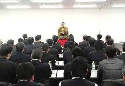 三遊亭楽春のコミュニケーション&メンタルケア講演会の風景