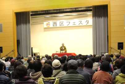 講演会の人気講師・三遊亭楽春の健康落語講演会の風景