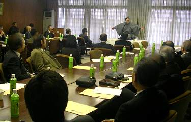 三遊亭楽春の落語に学ぶカスタマーサービス講演会の風景