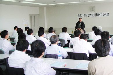 三遊亭楽春のカスタマーサービス講演会の風景