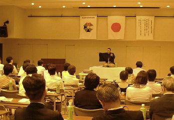 人気講演会講師・三遊亭楽春のコミュニケーション講演会