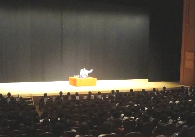 三遊亭楽春の笑いの効果でモチベーションアップ講演会の風景