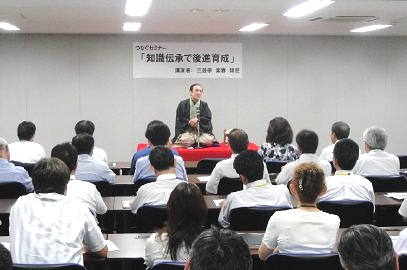 三遊亭楽春の知識伝承講演会の風景