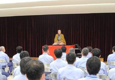 安全衛生大会講演会の人気講師・三遊亭楽春のコミュニケーション講講演会