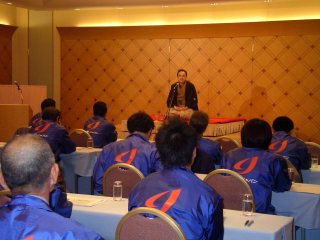 三遊亭楽春の顧客満足向上講演会の風景