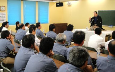 三遊亭楽春のカスタマーサービス&コミュニケーション講演会の風景