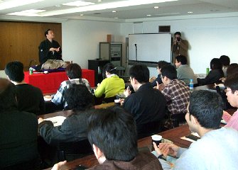 三遊亭楽春のコミュニケーション講演の風景