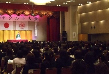 講演会の人気講師で落語家・三遊亭楽春のコミュニケーション講演会の風景
