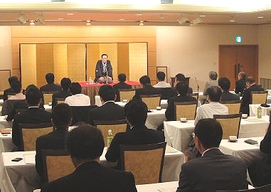 三遊亭楽春の笑いと健康の講演会の風景