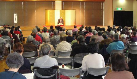 三遊亭楽春・介護予防事業講演会の風景