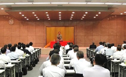 三遊亭楽春のコミュニケーション&メンタルケア講演会の風景